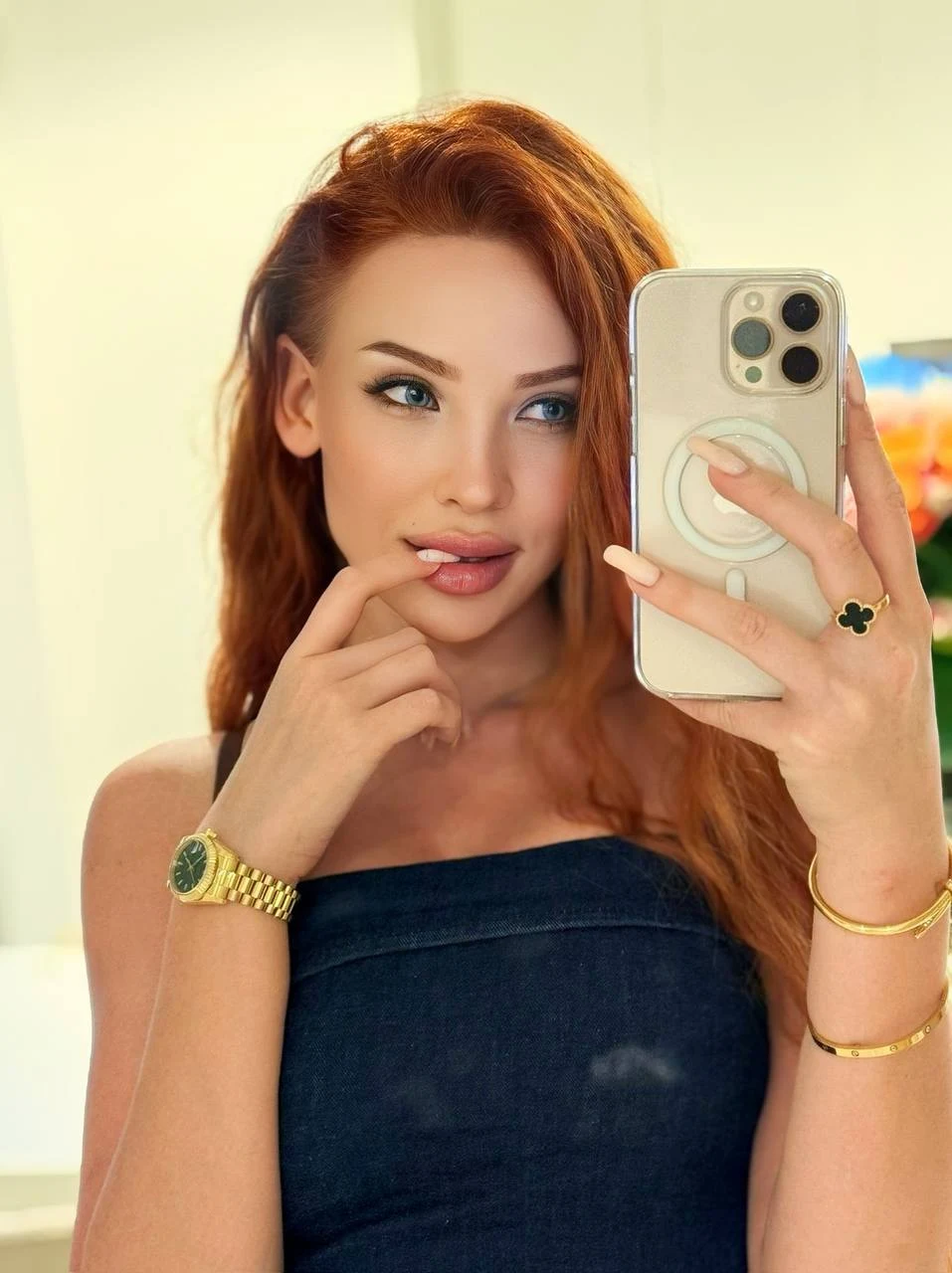 Clara — Photo 1